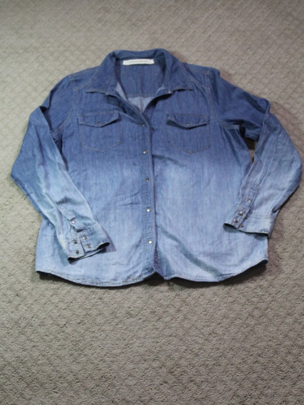 Jones New York Size M 100% Cotton Ombre Chambray Denim Snap Button LS Shirt